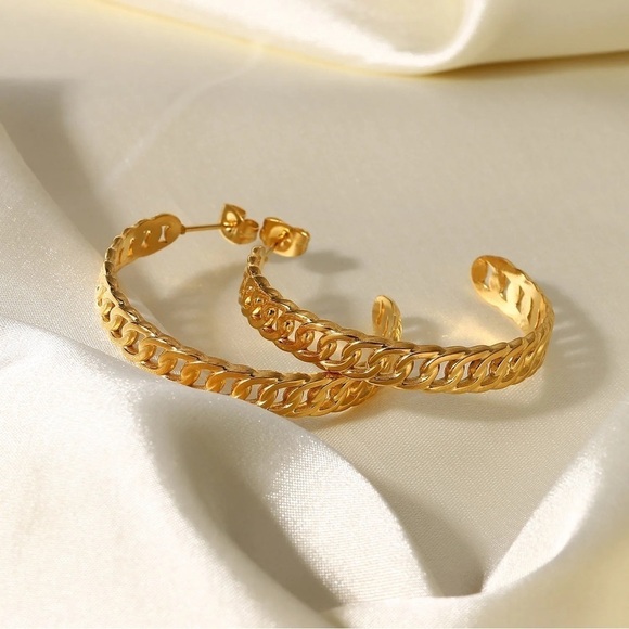 18K Gold Plated Cuban Chain Hoop Earrings - Picture 1 of 7